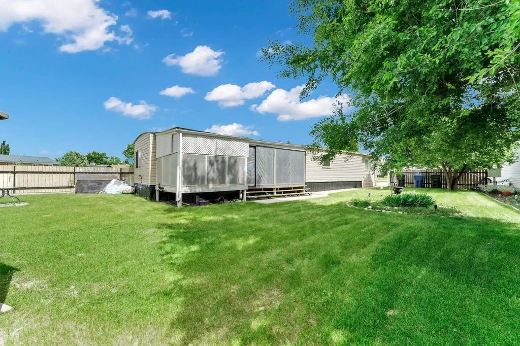 2460 Southview Drive SE Medicine Hat AB T1B 1C8