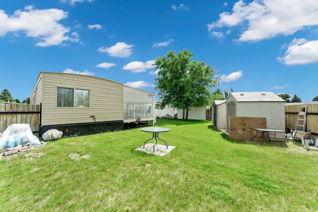 2460 Southview Drive SE Medicine Hat AB T1B 1C8