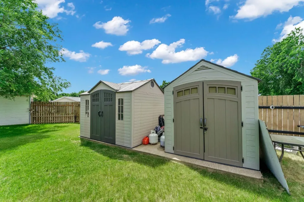 2460 Southview Drive SE Medicine Hat AB T1B 1C8