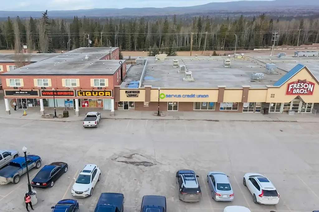 112 Athabasca Avenue Hinton AB T7V2A5