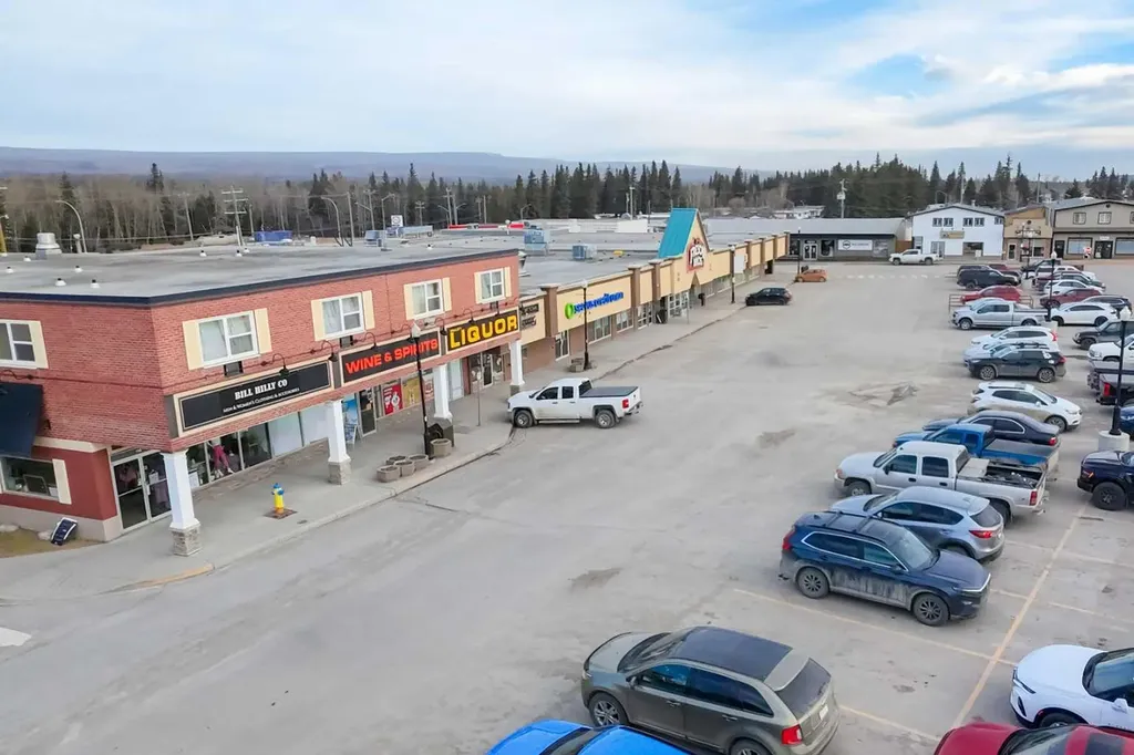 112 Athabasca Avenue Hinton AB T7V2A5