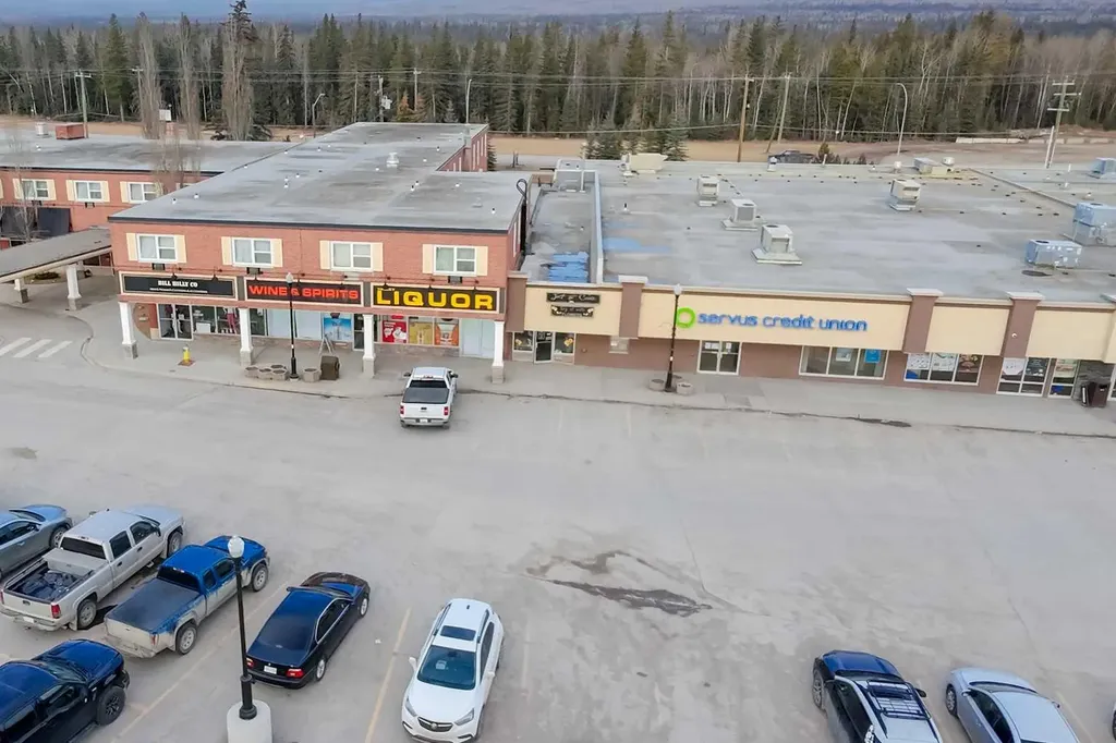 112 Athabasca Avenue Hinton AB T7V2A5