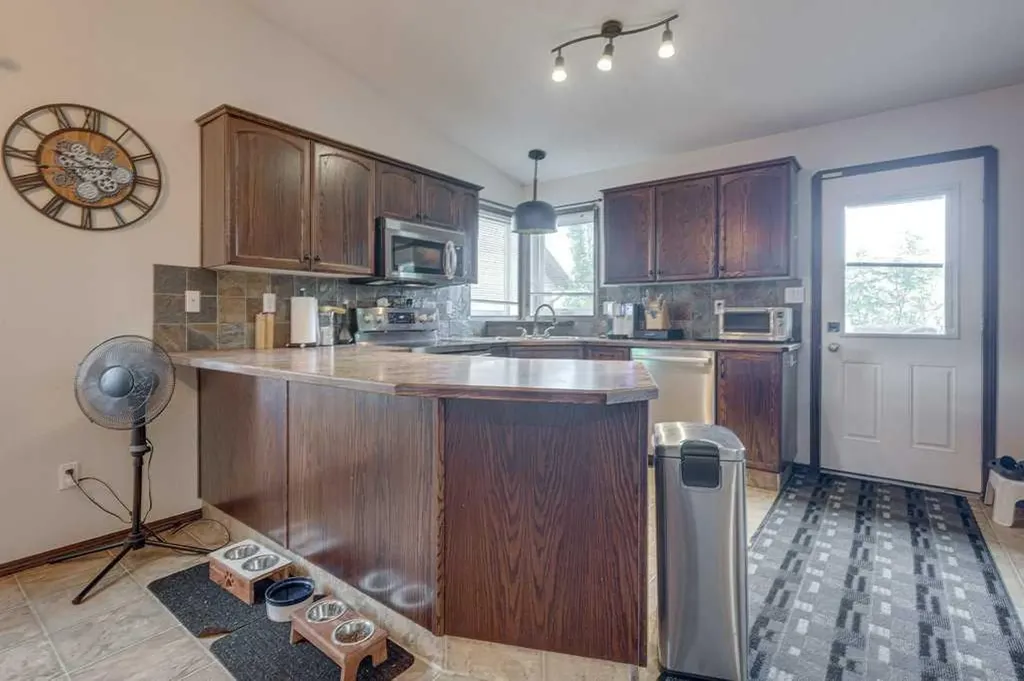 99 Iverson Close Red Deer AB T4R3M8