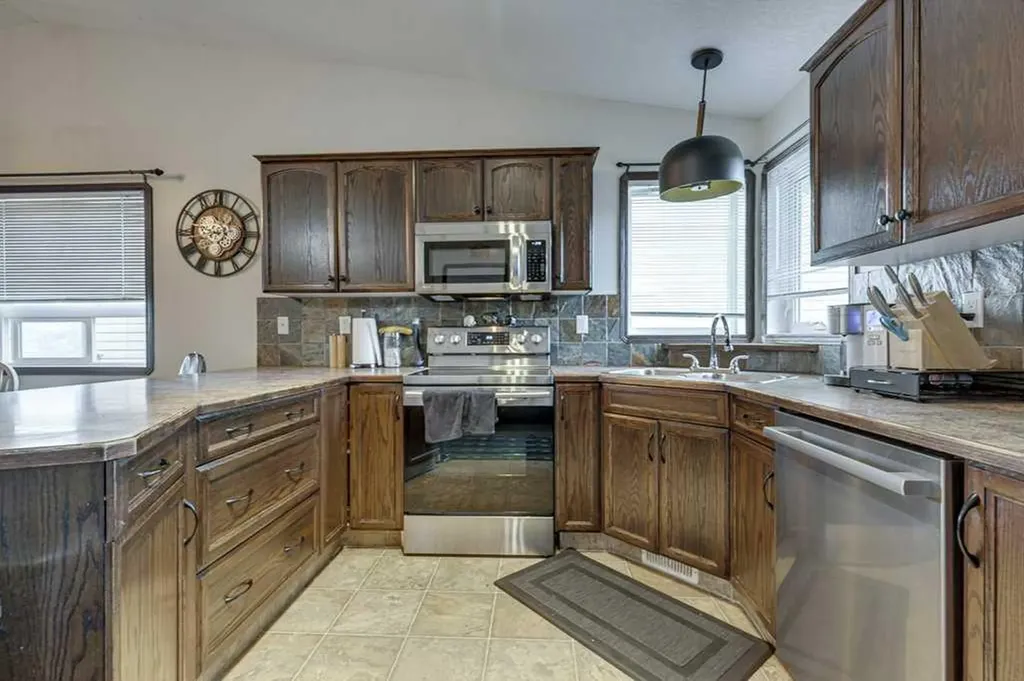 99 Iverson Close Red Deer AB T4R3M8