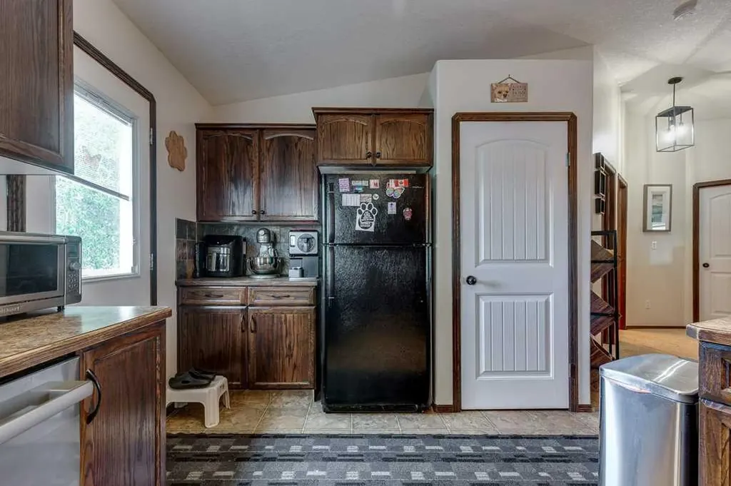 99 Iverson Close Red Deer AB T4R3M8