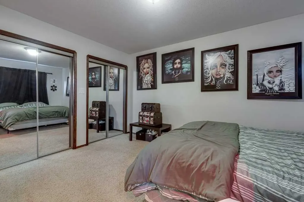 99 Iverson Close Red Deer AB T4R3M8