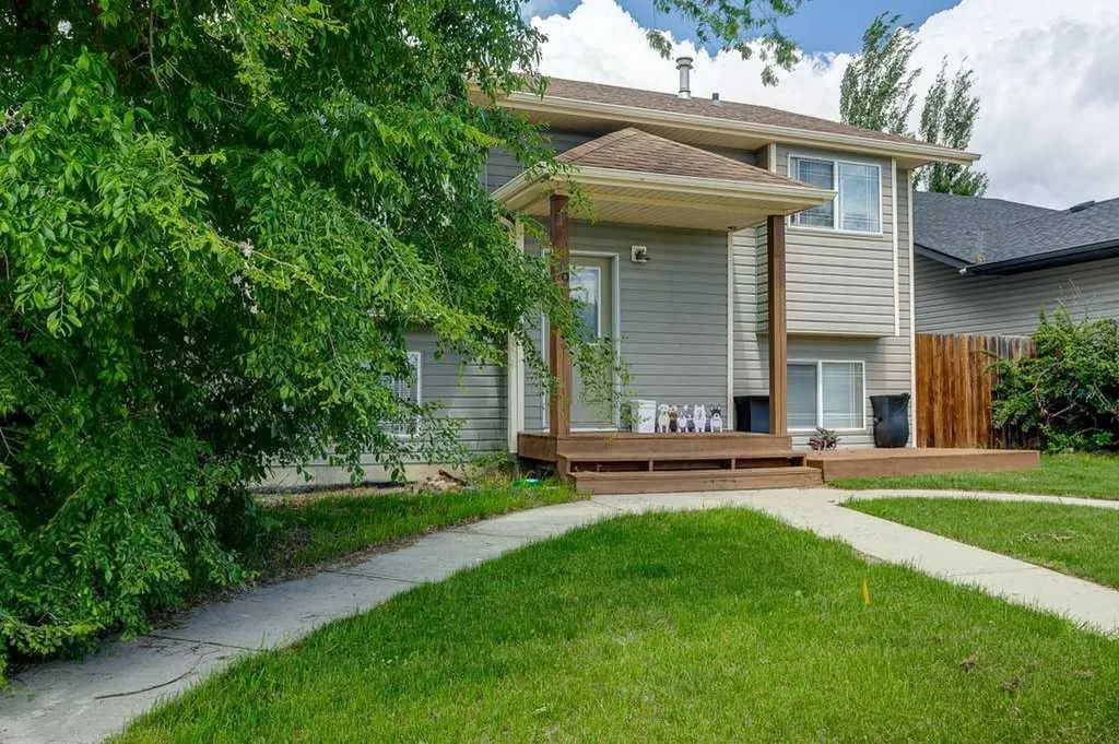 99 Iverson Close Red Deer AB T4R3M8