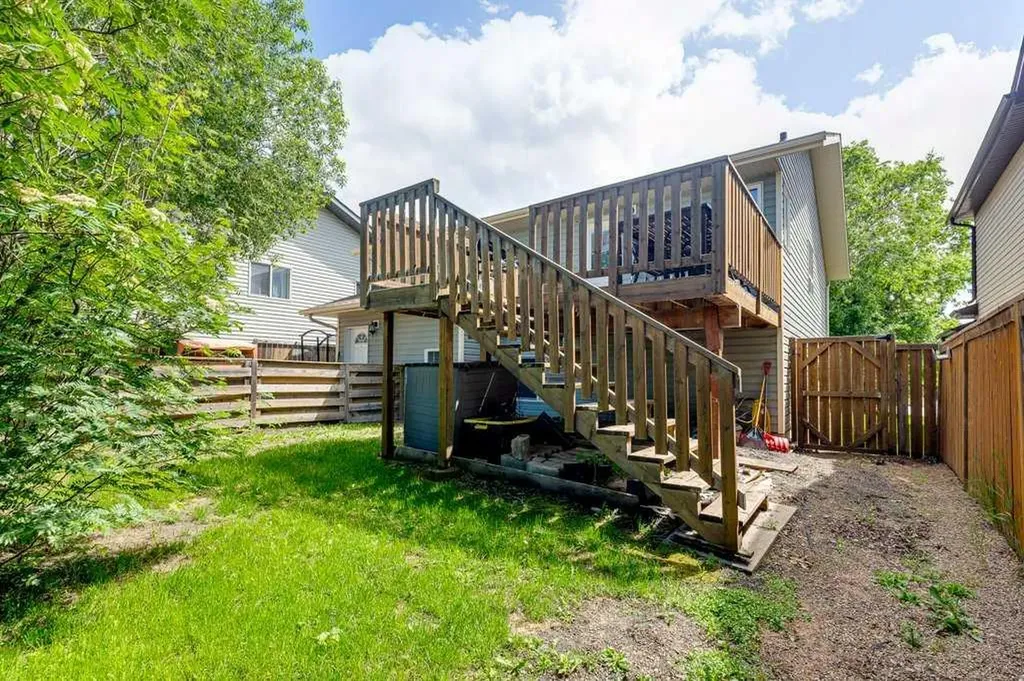 99 Iverson Close Red Deer AB T4R3M8