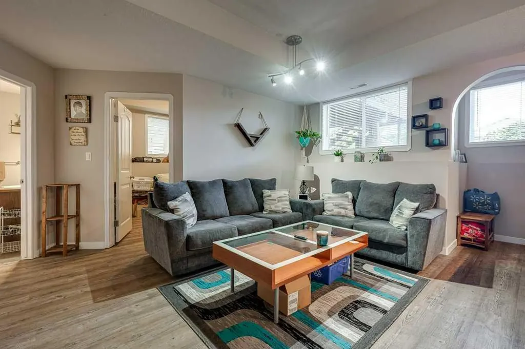99 Iverson Close Red Deer AB T4R3M8