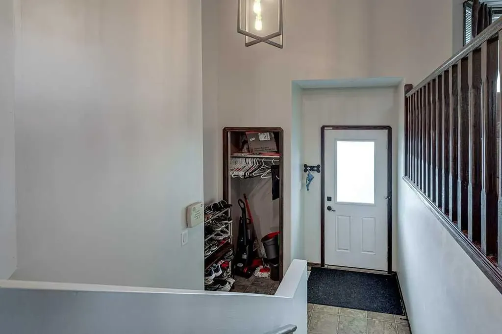 99 Iverson Close Red Deer AB T4R3M8