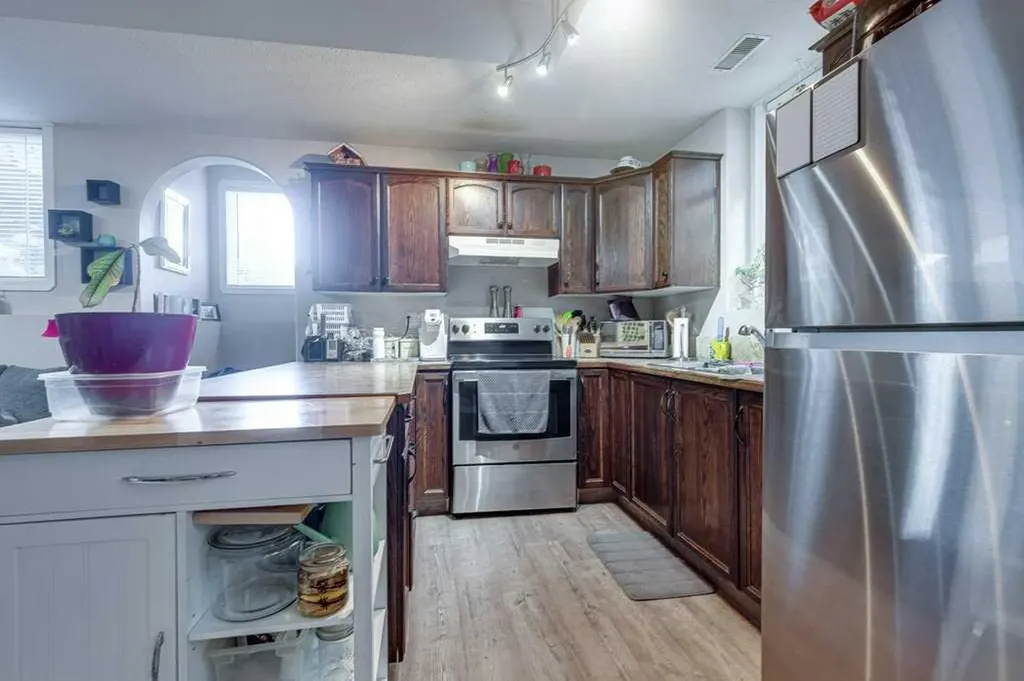 99 Iverson Close Red Deer AB T4R3M8