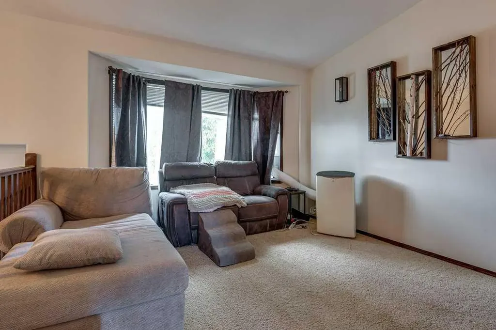99 Iverson Close Red Deer AB T4R3M8