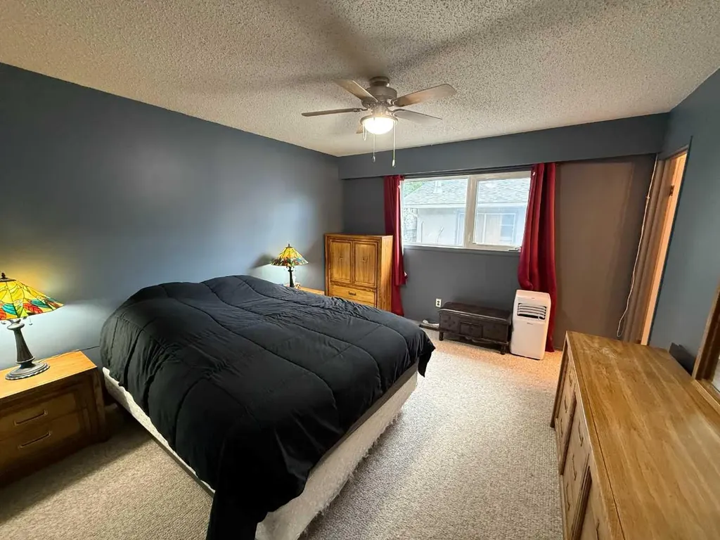 481 Mountain Street Hinton AB T7V 1J9