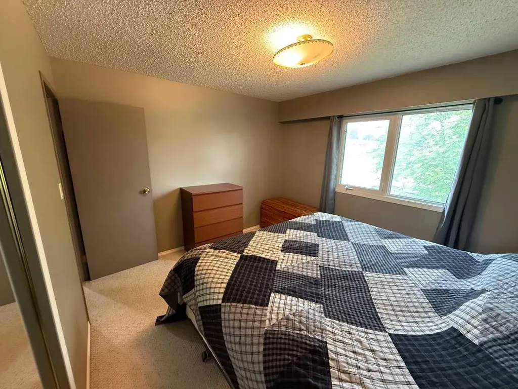 481 Mountain Street Hinton AB T7V 1J9