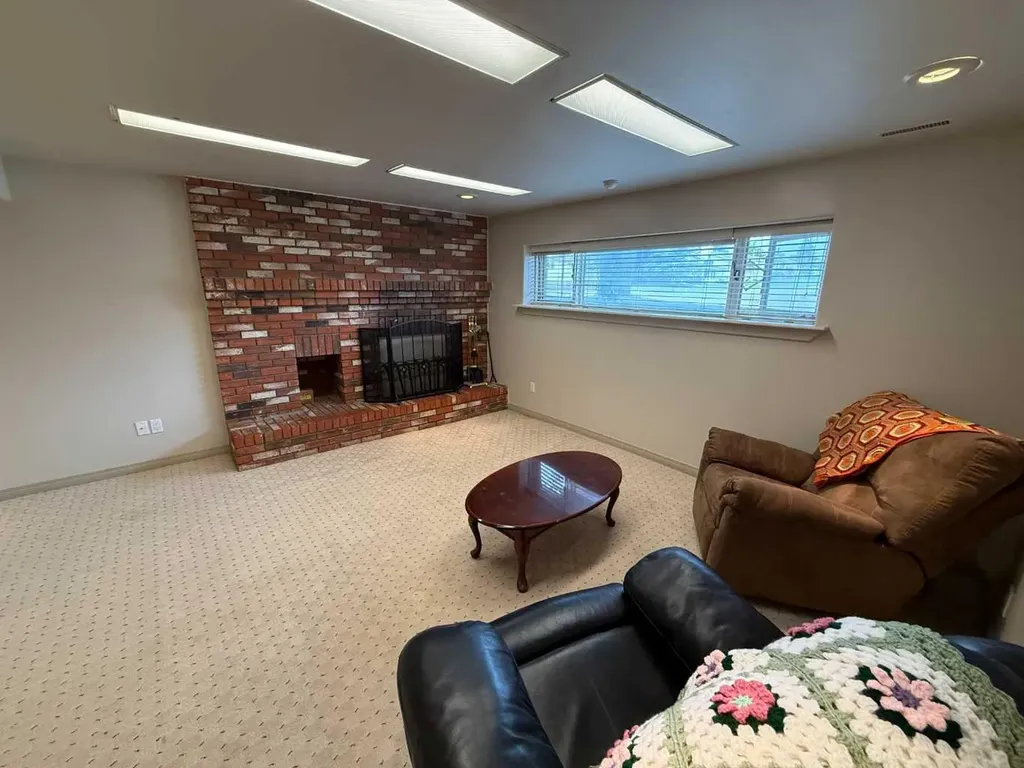 481 Mountain Street Hinton AB T7V 1J9