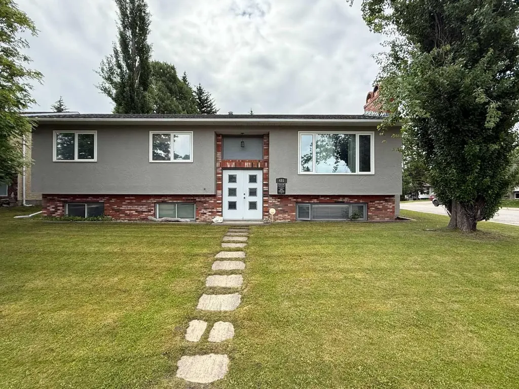 481 Mountain Street Hinton AB T7V 1J9