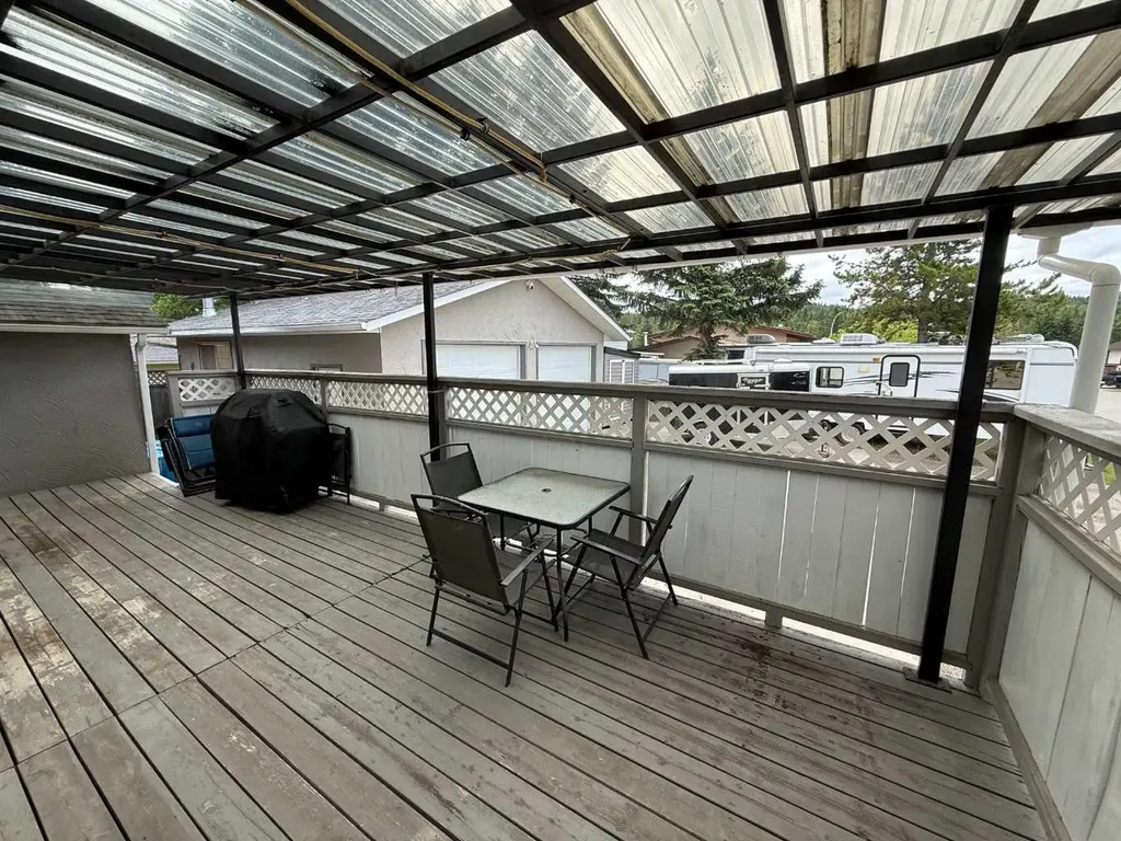 481 Mountain Street Hinton AB T7V 1J9