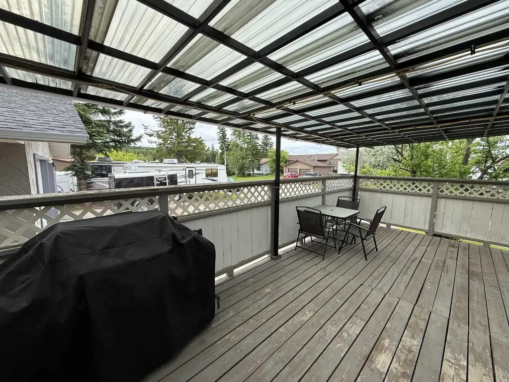 481 Mountain Street Hinton AB T7V 1J9