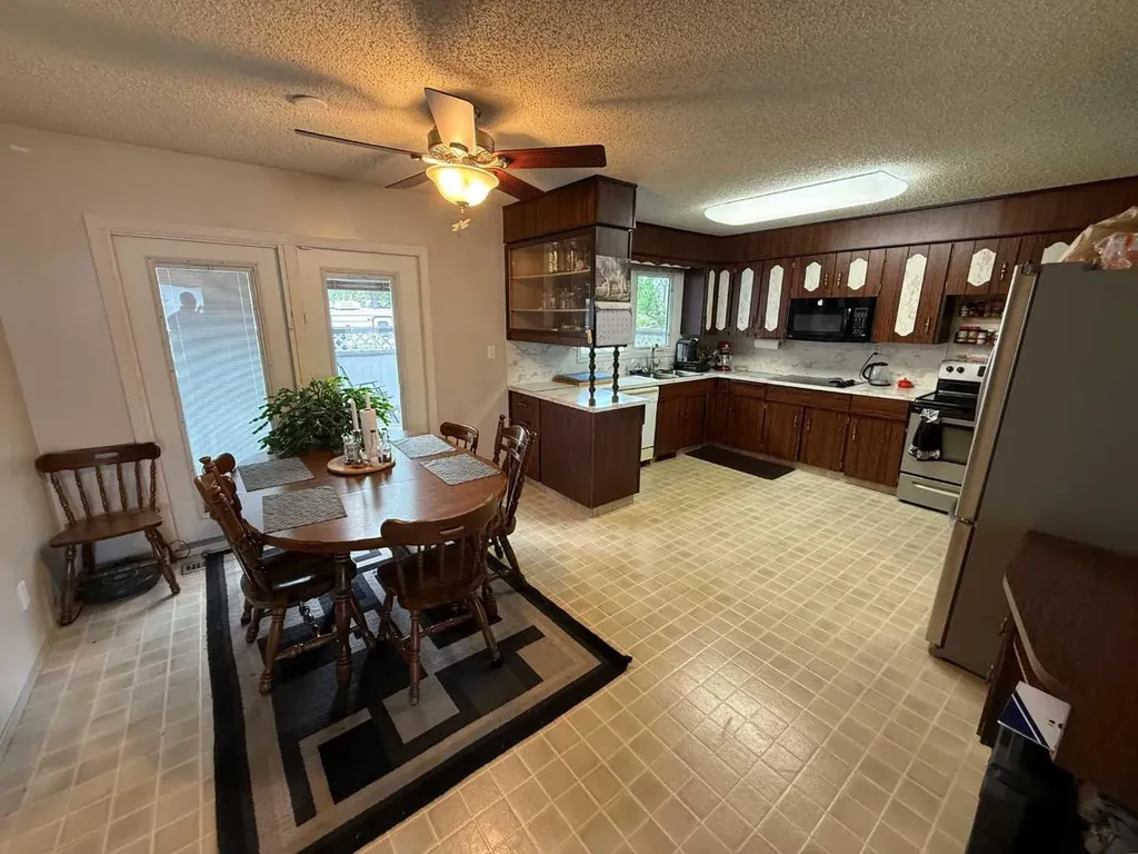 481 Mountain Street Hinton AB T7V 1J9