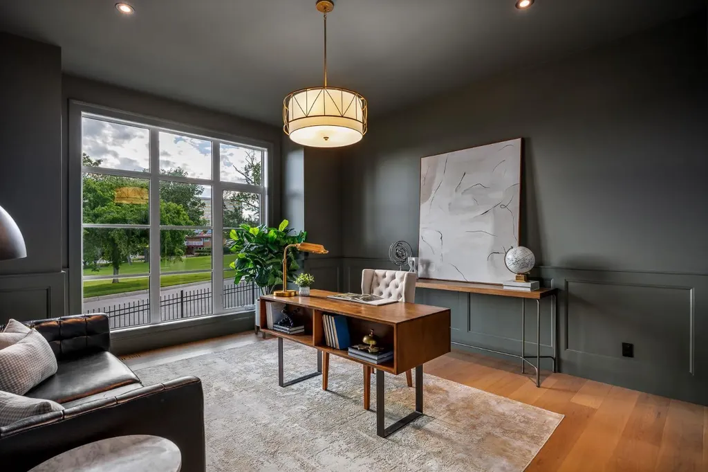 2920 Toronto Crescent NW Calgary AB T2N 3W2