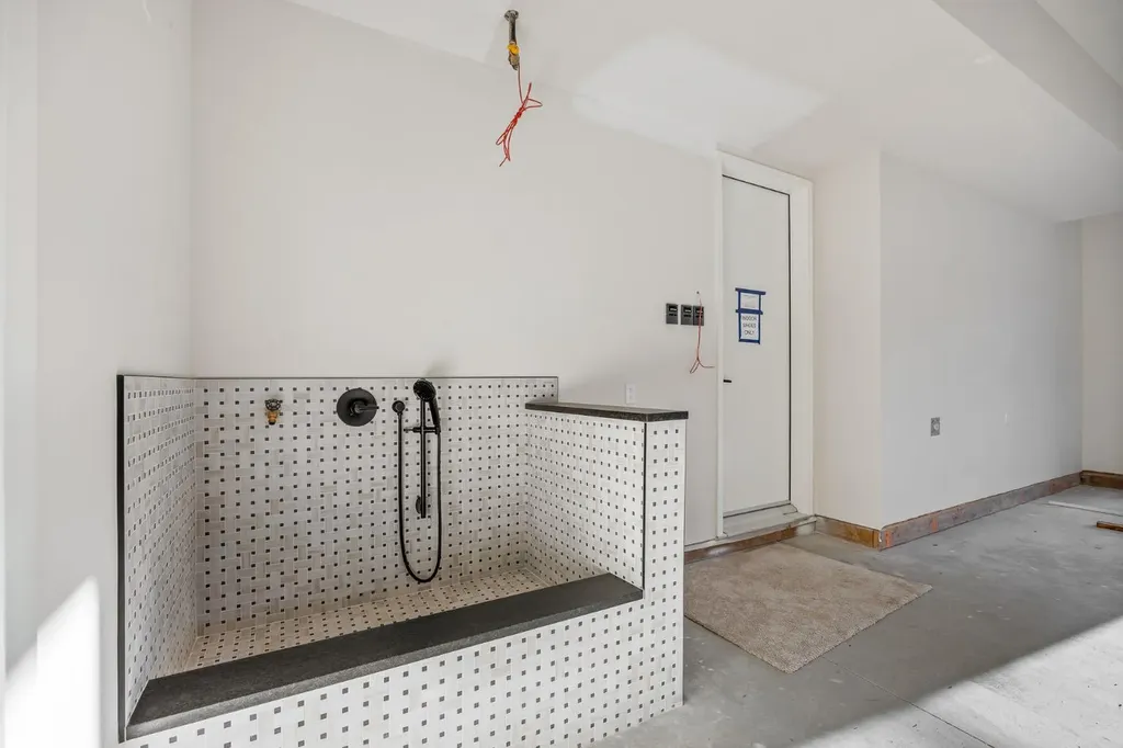 2920 Toronto Crescent NW Calgary AB T2N 3W2