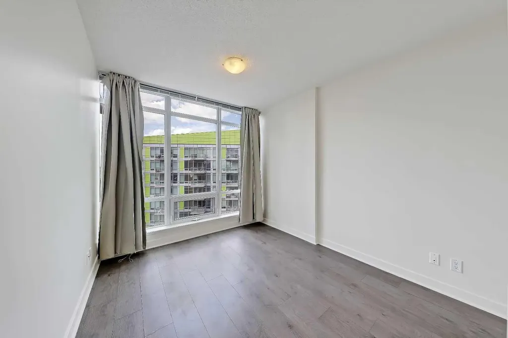 10 Brentwood Common NW Calgary AB T2L 2L6