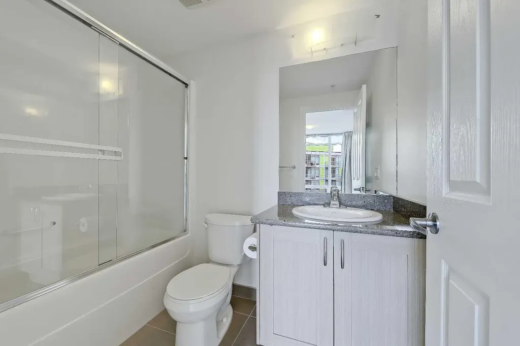 10 Brentwood Common NW Calgary AB T2L 2L6