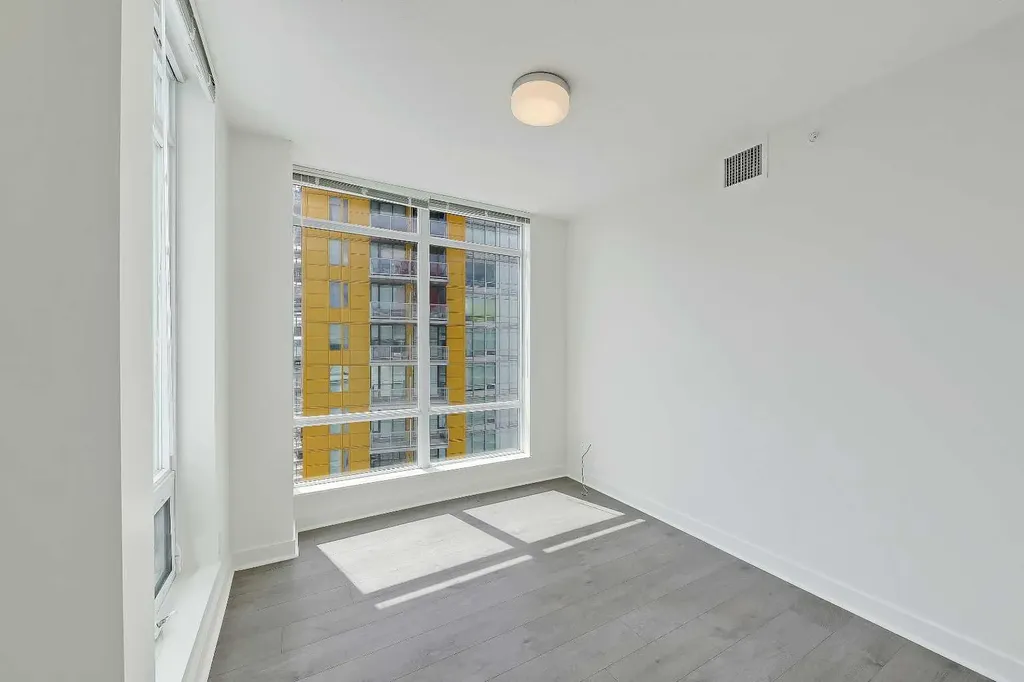 10 Brentwood Common NW Calgary AB T2L 2L6