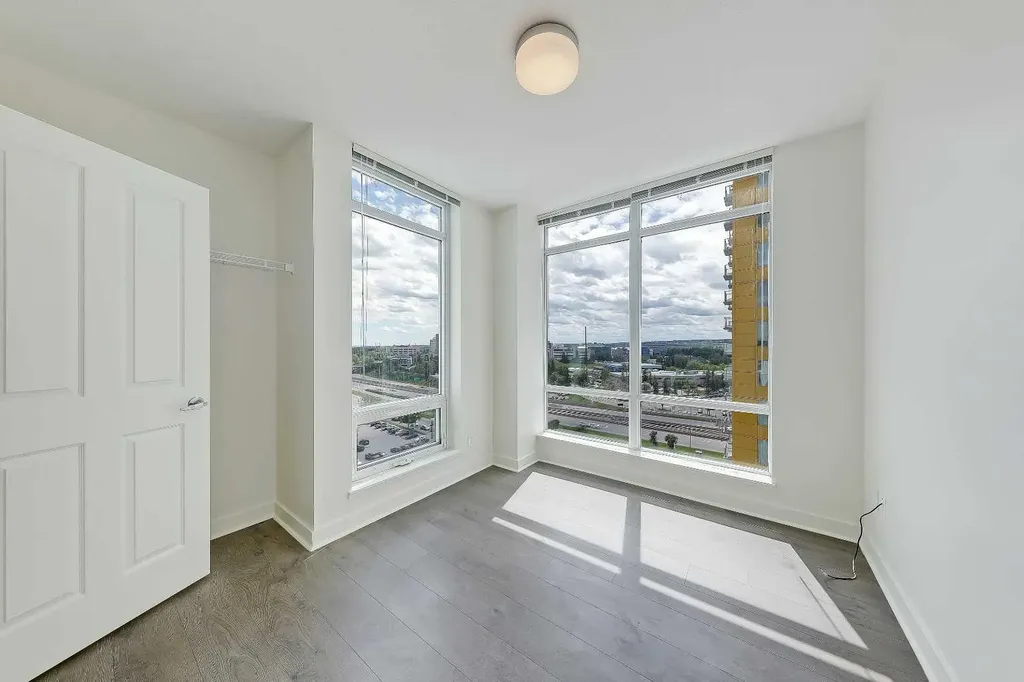10 Brentwood Common NW Calgary AB T2L 2L6