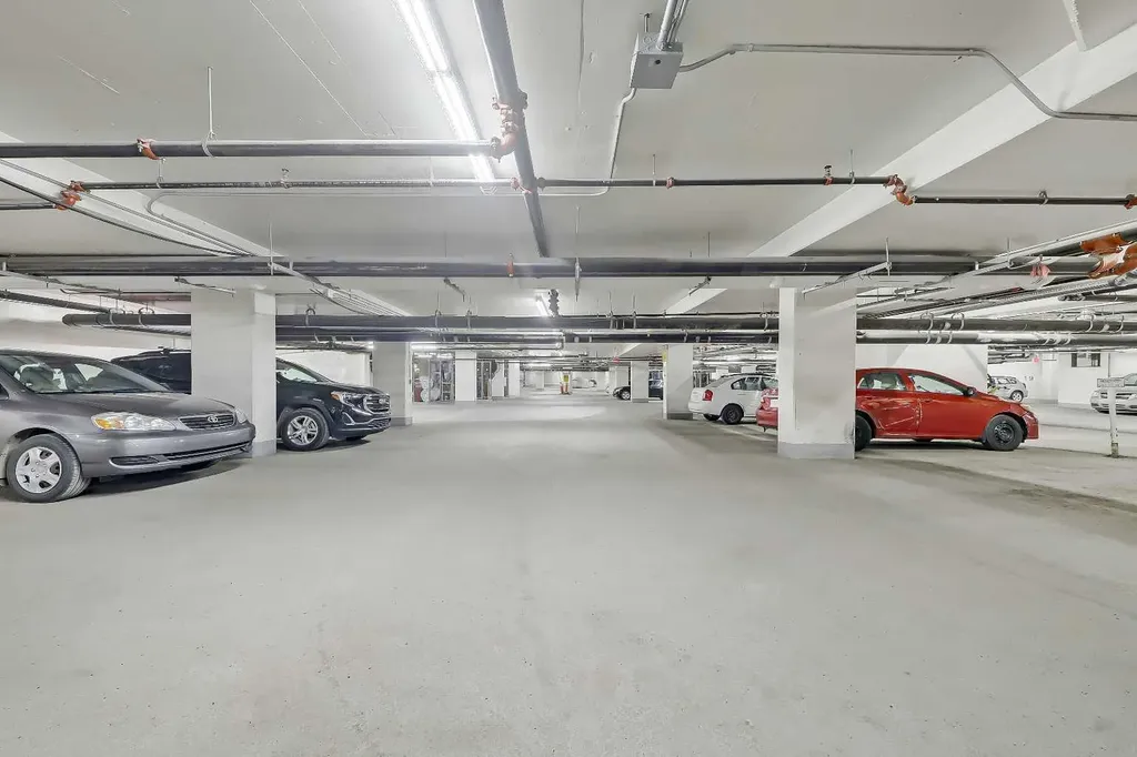 10 Brentwood Common NW Calgary AB T2L 2L6