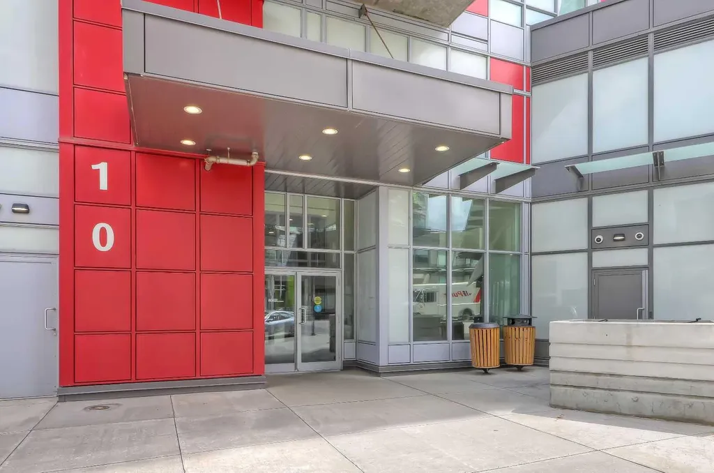 10 Brentwood Common NW Calgary AB T2L 2L6