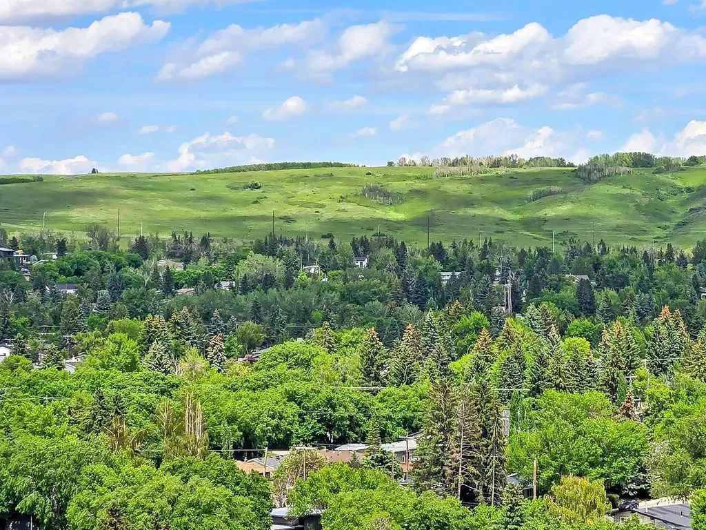 10 Brentwood Common NW Calgary AB T2L 2L6