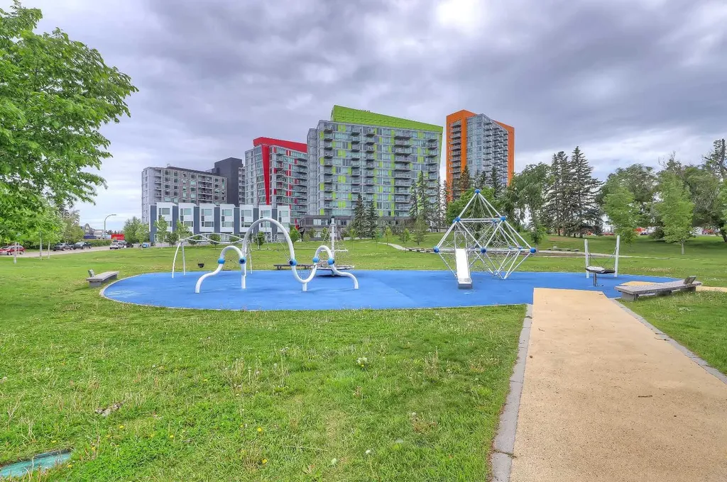10 Brentwood Common NW Calgary AB T2L 2L6