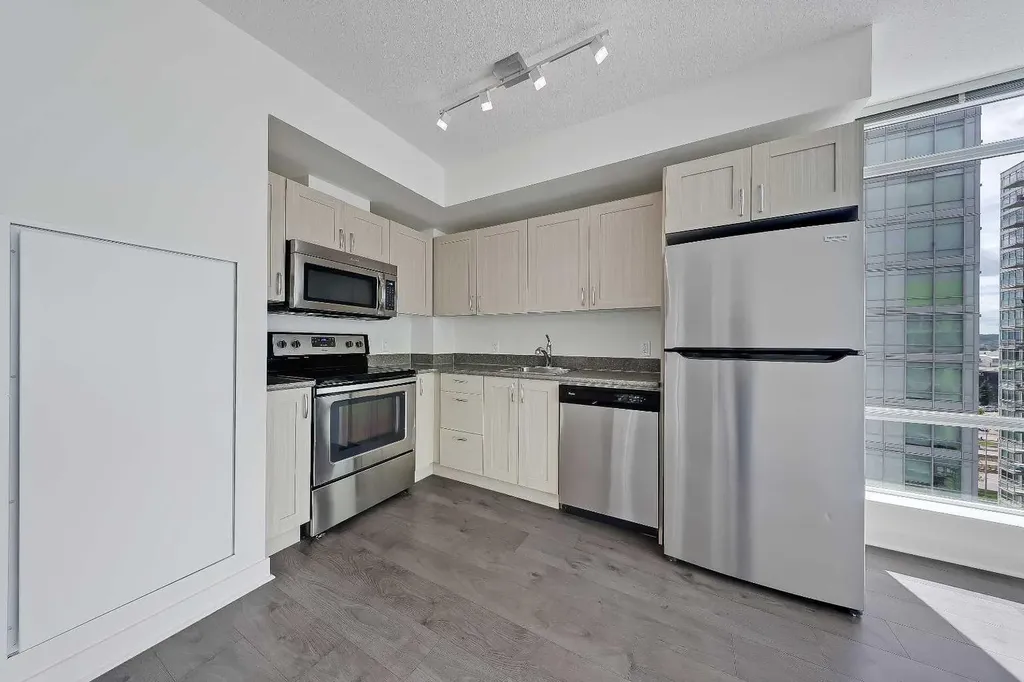 10 Brentwood Common NW Calgary AB T2L 2L6