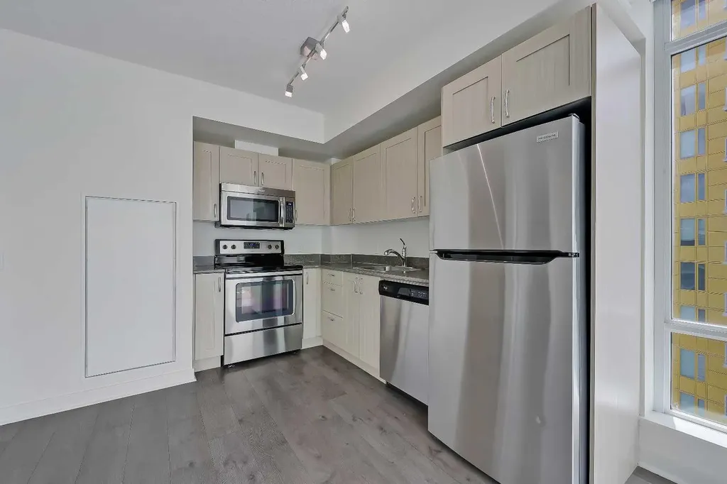 10 Brentwood Common NW Calgary AB T2L 2L6
