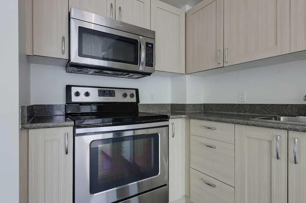 10 Brentwood Common NW Calgary AB T2L 2L6