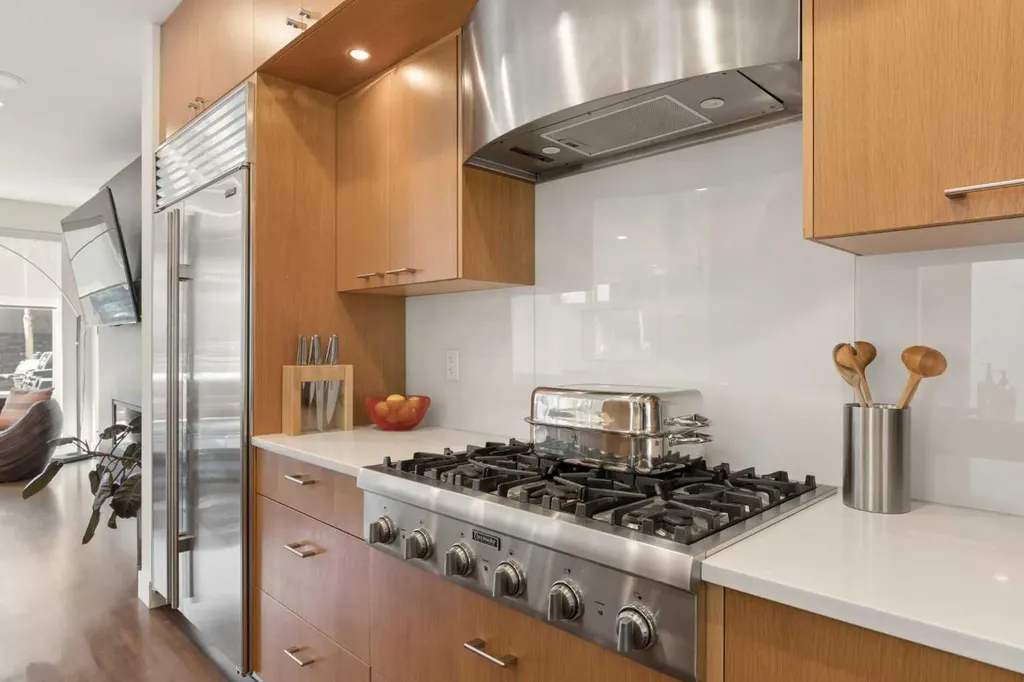 3923 15a Street SW Calgary AB T2T 4C8