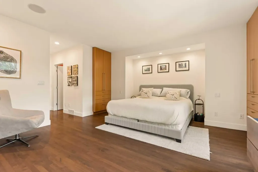 3923 15a Street SW Calgary AB T2T 4C8