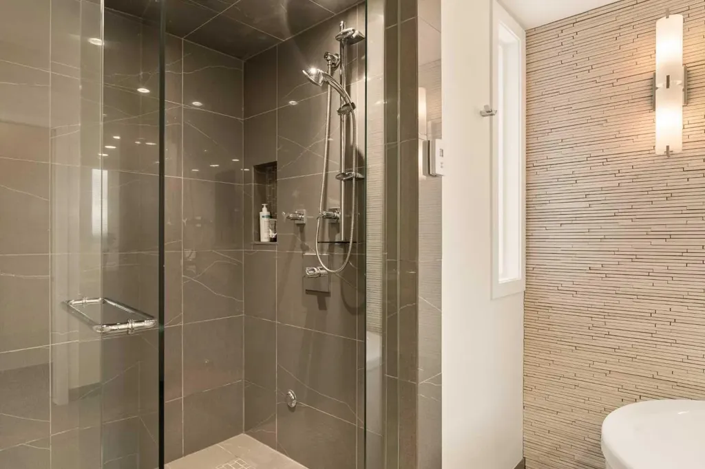 3923 15a Street SW Calgary AB T2T 4C8