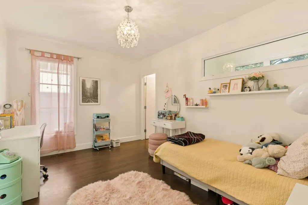 3923 15a Street SW Calgary AB T2T 4C8