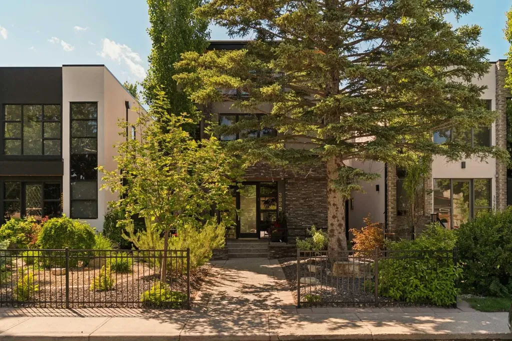 3923 15a Street SW Calgary AB T2T 4C8