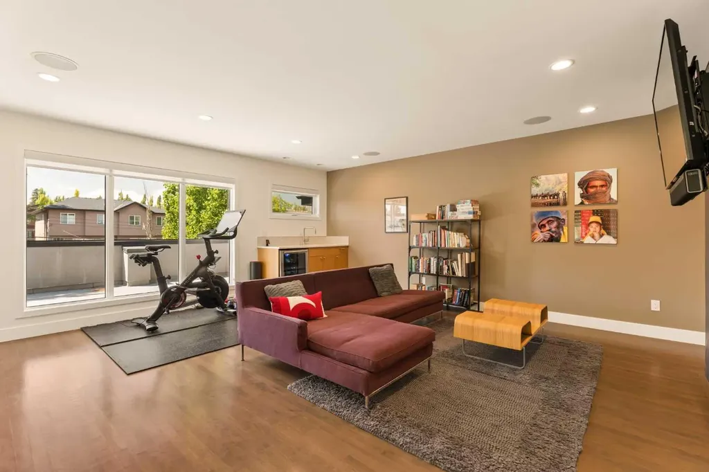3923 15a Street SW Calgary AB T2T 4C8
