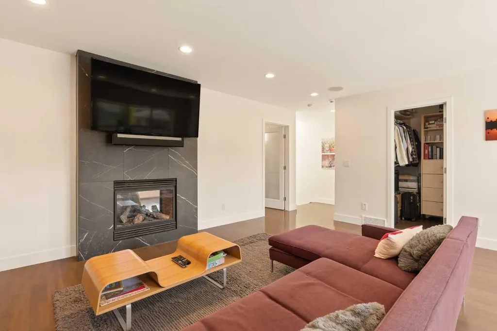 3923 15a Street SW Calgary AB T2T 4C8