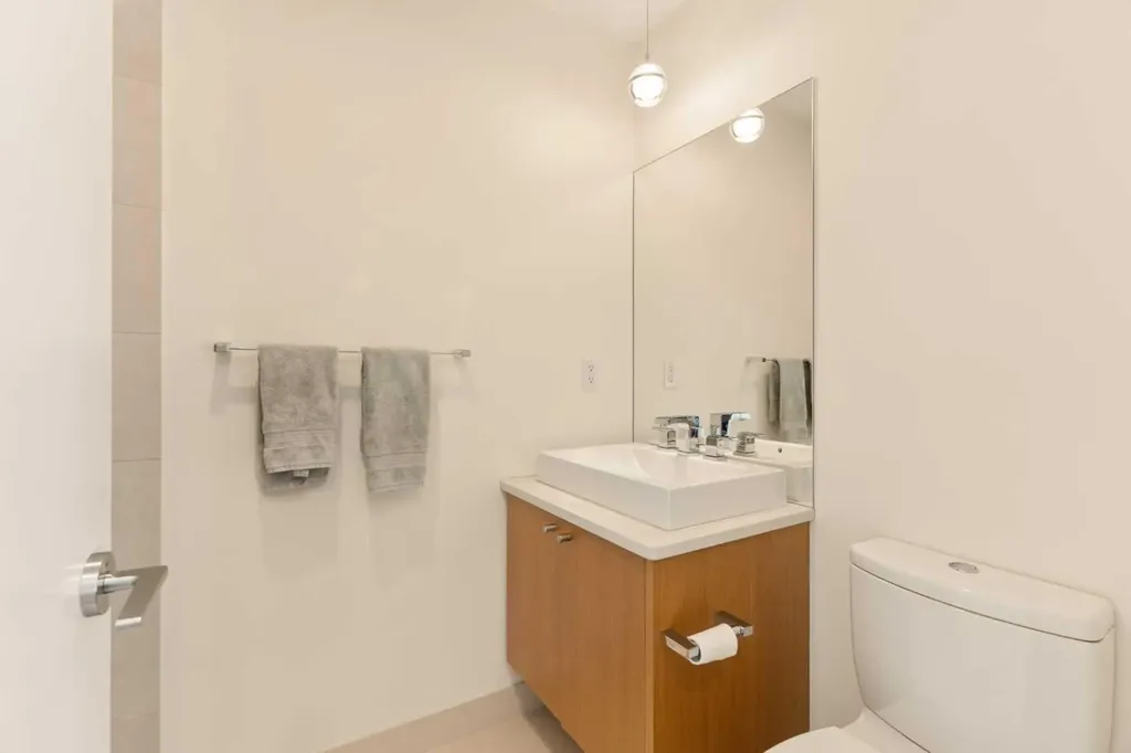 3923 15a Street SW Calgary AB T2T 4C8