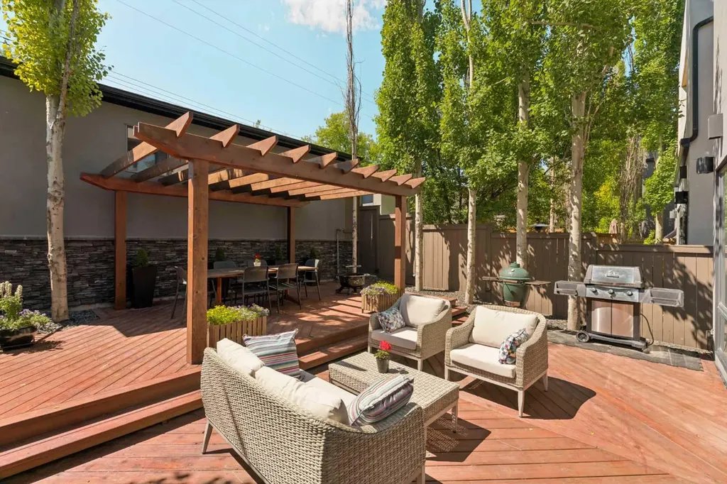 3923 15a Street SW Calgary AB T2T 4C8