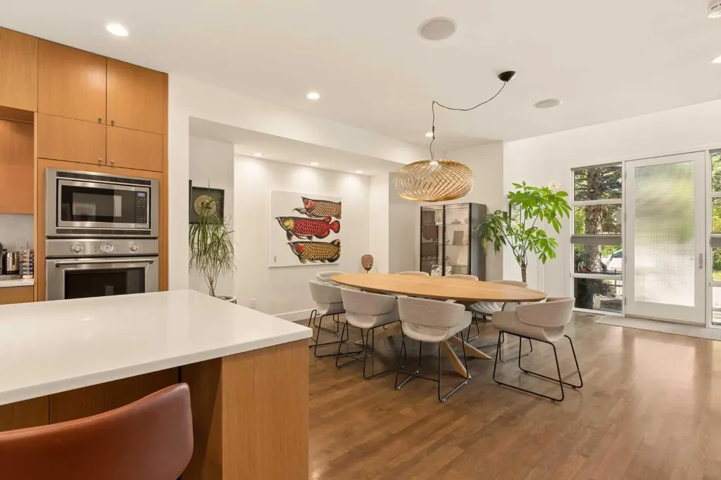 3923 15a Street SW Calgary AB T2T 4C8