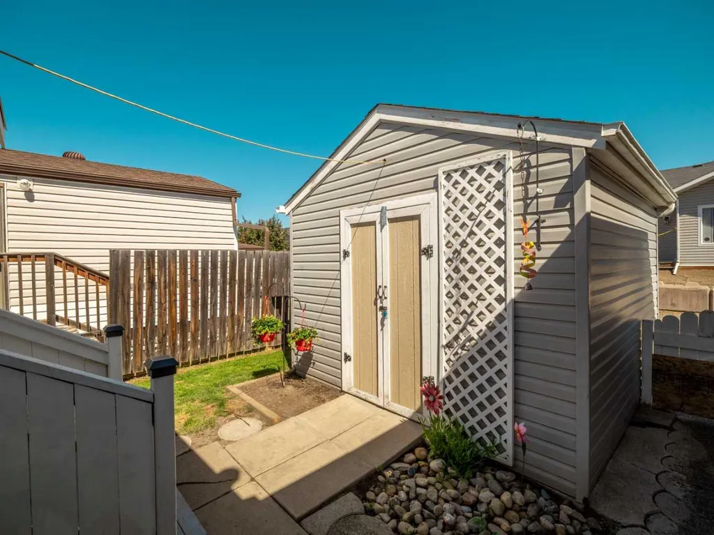 22 Westover Crescent Claresholm AB T0L 0T0