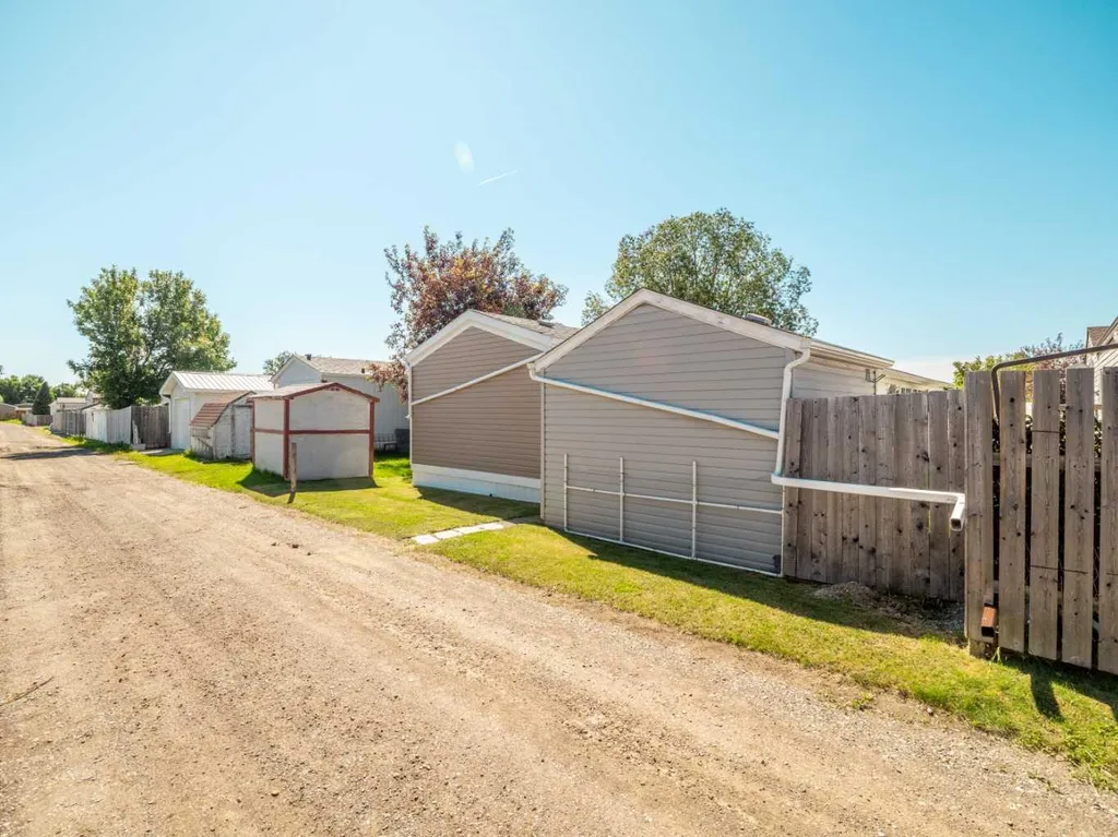 22 Westover Crescent Claresholm AB T0L 0T0