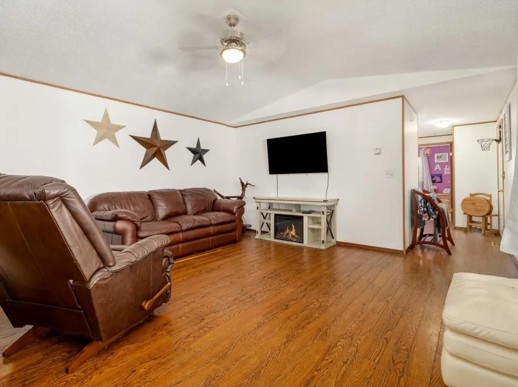 22 Westover Crescent Claresholm AB T0L 0T0