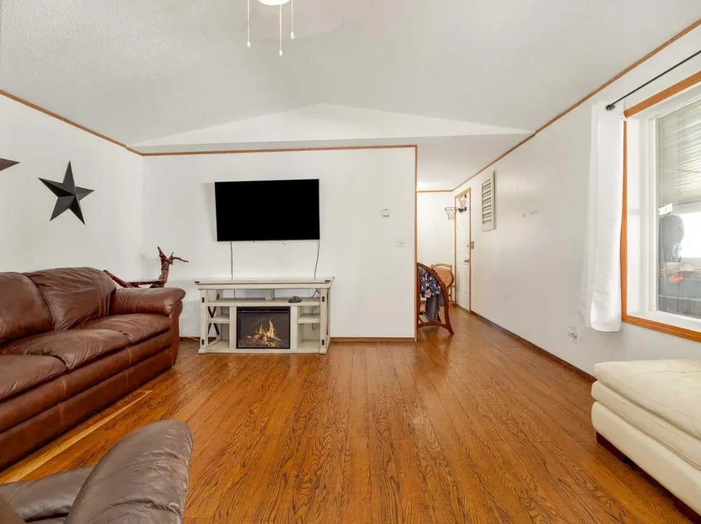 22 Westover Crescent Claresholm AB T0L 0T0